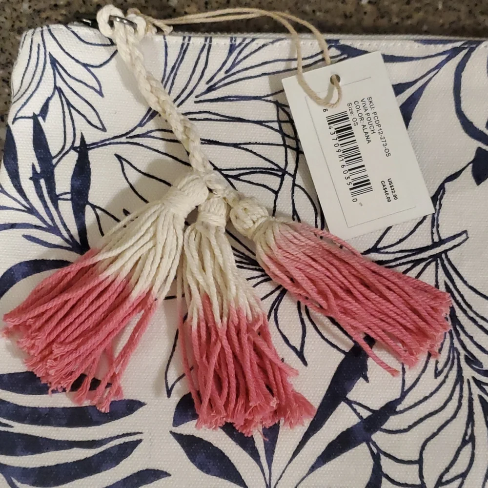 100% cotton pouch by Carve‎ Designs
